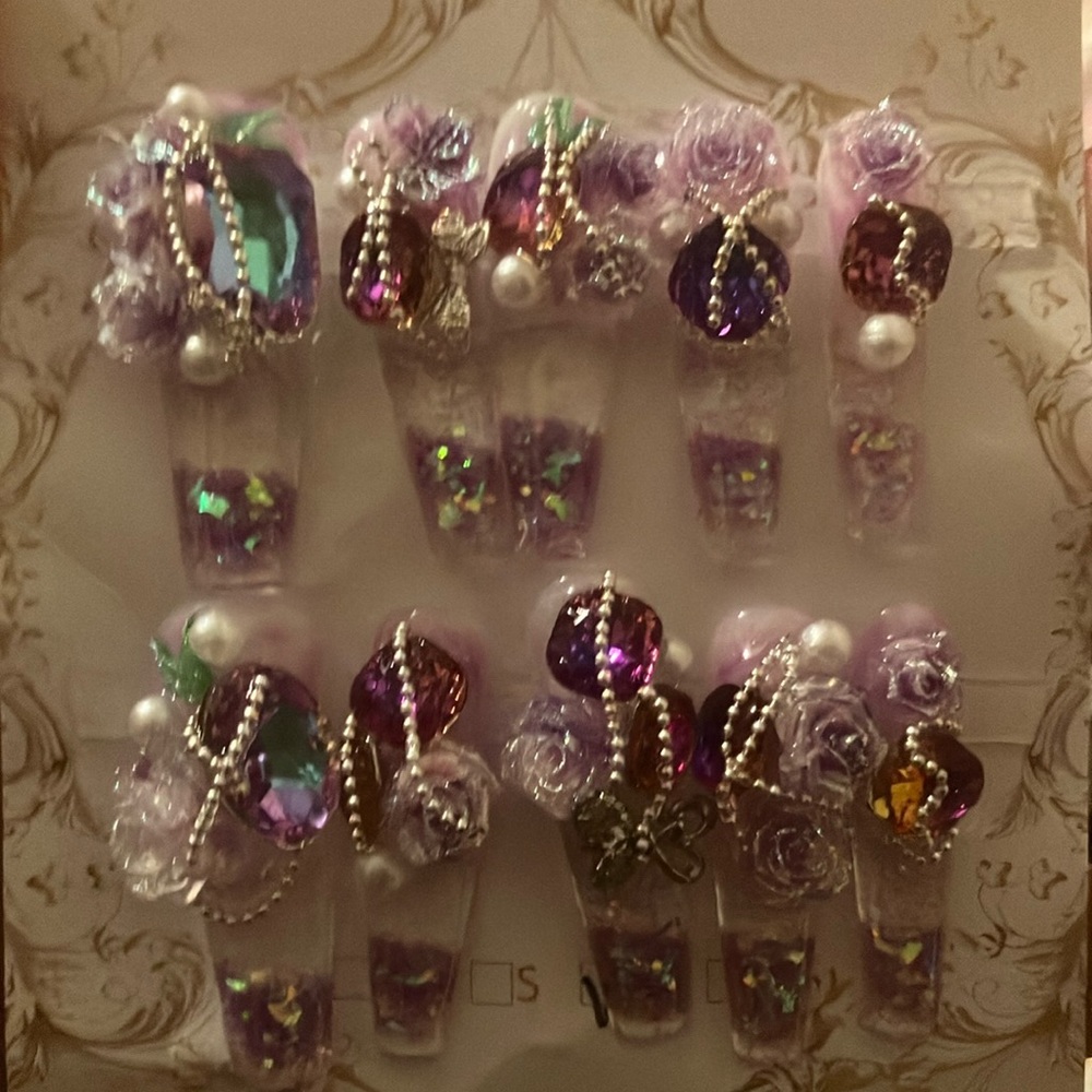Aquarium Purple Press-On Nails with Floral Accents